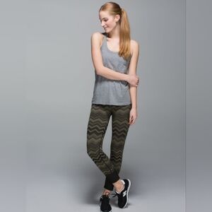 Lululemon Ebb To Street Pant
Heathered Fatigue Green (Chevron)